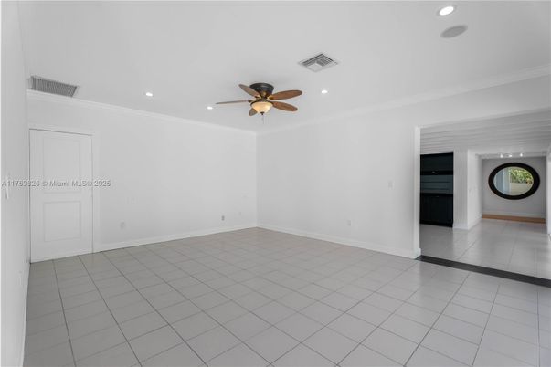 Empty room, Interior, Recessed Lighting