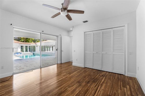 Empty room, Interior, Pool, Wood Texture Flooring