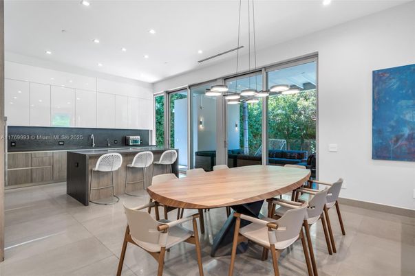 Dining room, Interior, Kitchen, Pendant Lights, Recessed Lighting