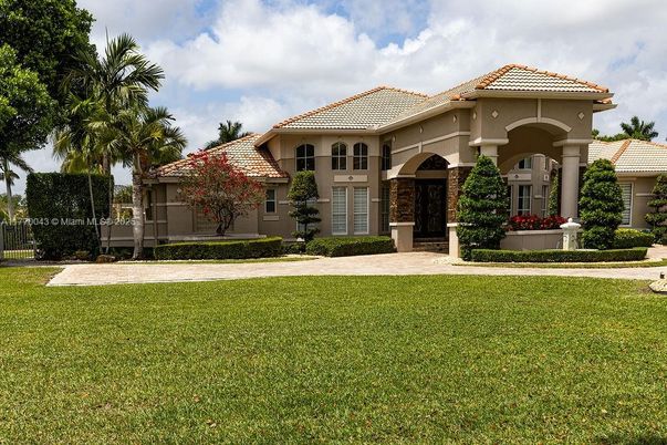 Backyard, Exterior, Facade, Mediterranean