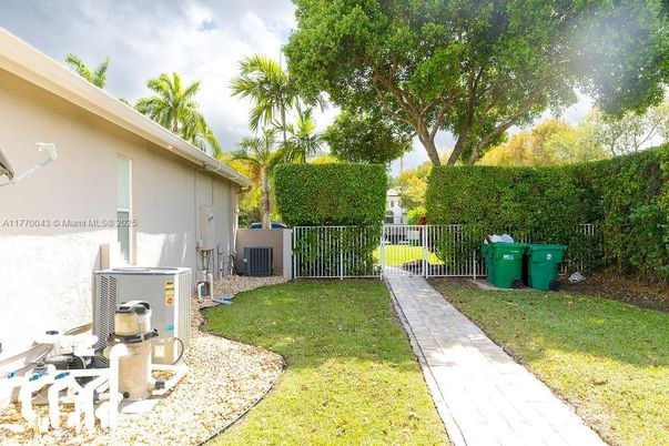 Backyard, Exterior