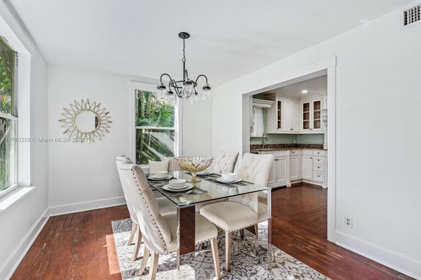 Chandelier, Dining room, Interior, Recessed Lighting, Wood Texture Flooring