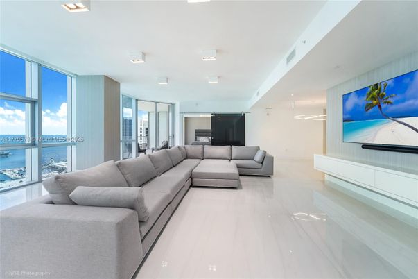 Interior, Living room, Recessed Lighting, Water