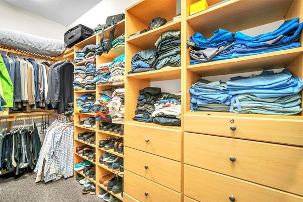 Interior, Walk-in Closets