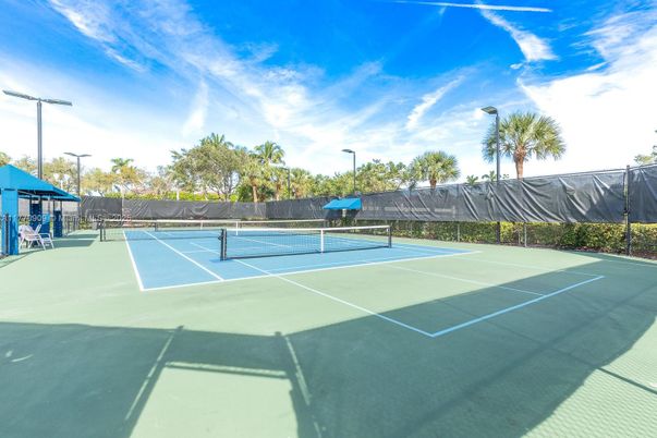 Exterior, Tennis Courts