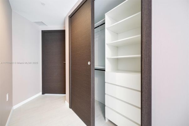 Interior, Walk-in Closets