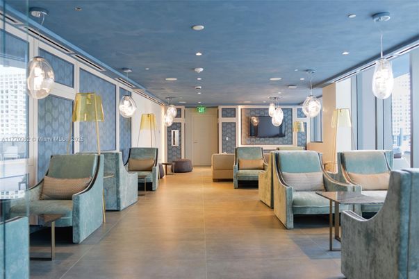 Interior, Living room, Pendant Lights, Recessed Lighting