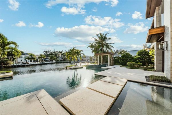 Exterior, Pool, Water