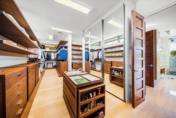 Interior, Walk-in Closets, Wood Texture Flooring