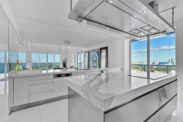 Interior, Kitchen, Recessed Lighting, Water