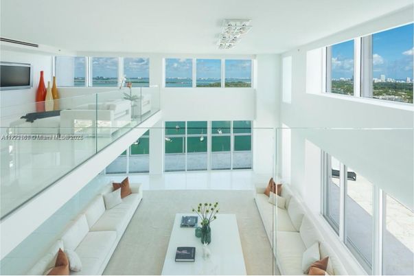 Interior, Living room, Water