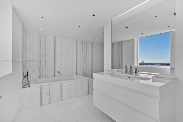 Bathroom, Interior, Recessed Lighting