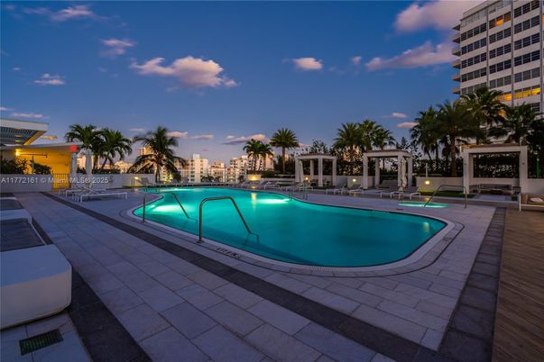 Exterior, Pool
