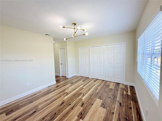 Empty room, Interior, Pendant Lights, Wood Texture Flooring