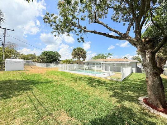 Backyard, Exterior, Pool