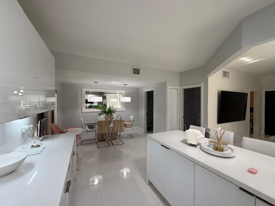 Dining room, Interior, Kitchen, Pendant Lights