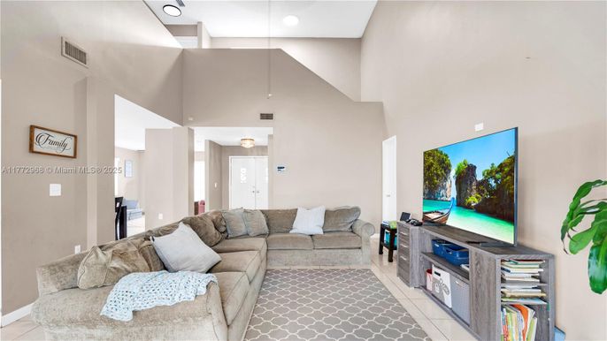Interior, Living room, Pendant Lights, Recessed Lighting