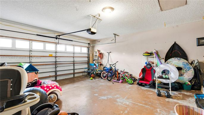 Garage, Interior