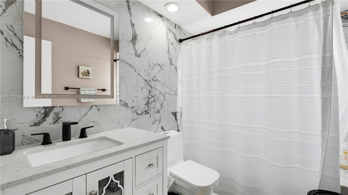 Bathroom, Interior, Marble Walls, Recessed Lighting