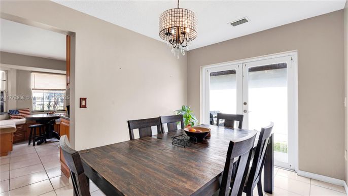 Chandelier, Dining room, Interior