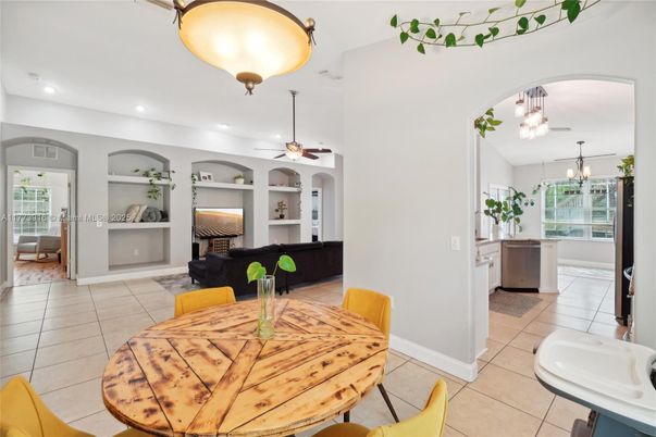 Dining room, Interior, Recessed Lighting