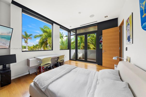 Bedroom, Home Office, Interior, Recessed Lighting, Wood Texture Flooring