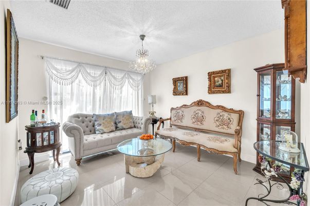 Chandelier, Interior, Living room
