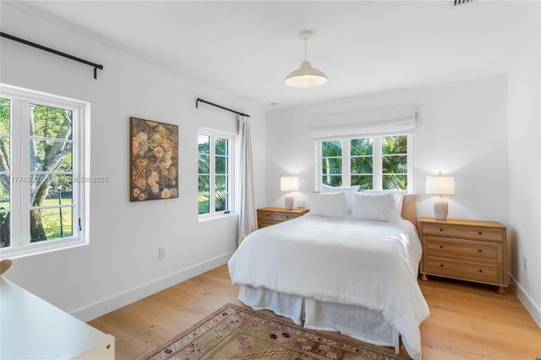 Bedroom, Interior, Pendant Lights, Wood Texture Flooring