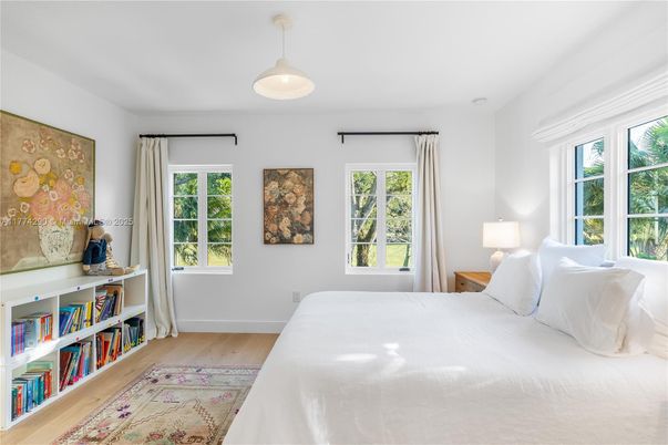 Bedroom, Interior, Pendant Lights, Wood Texture Flooring