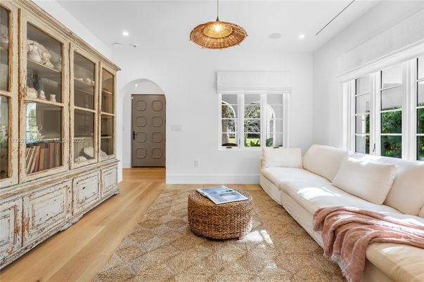 Interior, Living room, Pendant Lights, Recessed Lighting, Wood Texture Flooring