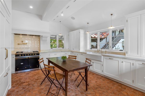 Dining room, Interior, Kitchen, Pendant Lights, Recessed Lighting