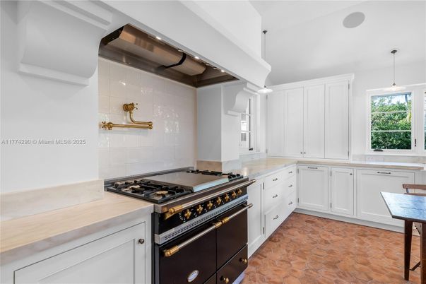 Interior, Kitchen, Pendant Lights, Stainless Steel Appliances