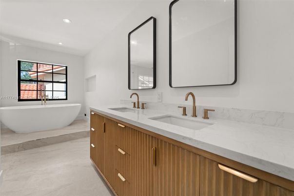 Bathroom, Dual Sink Vanities, Free Standing Baths, Interior, Marble, Recessed Lighting