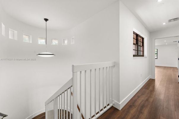 Interior, Pendant Lights, Recessed Lighting, Wood Texture Flooring