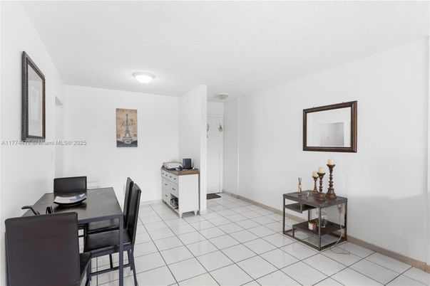 Dining room, Interior