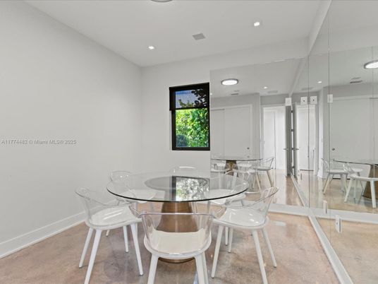 Dining room, Interior, Recessed Lighting