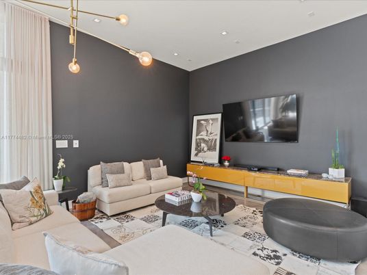 Interior, Living room, Pendant Lights, Recessed Lighting