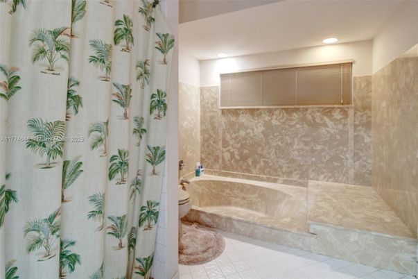 Bathroom, Interior, Recessed Lighting