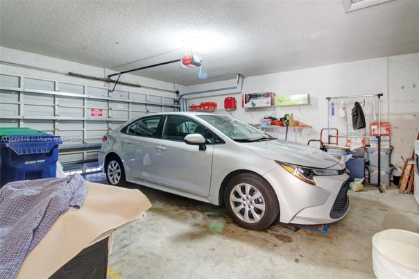 Garage, Interior