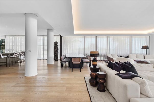 Dining room, Interior, Living room, Recessed Lighting, Wood Texture Flooring