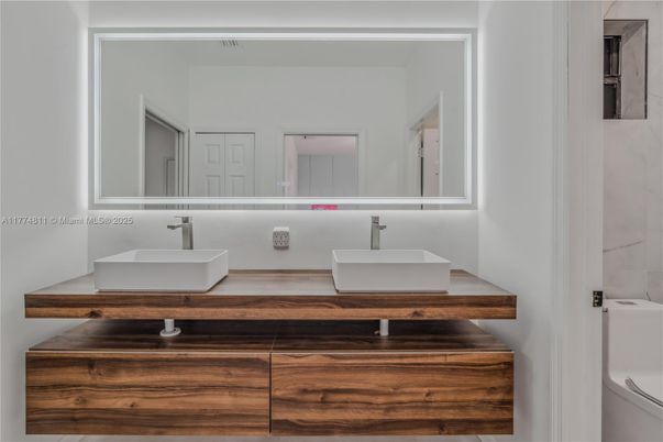 Bathroom, Dual Sink Vanities, Interior