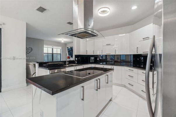 Interior, Kitchen, Recessed Lighting