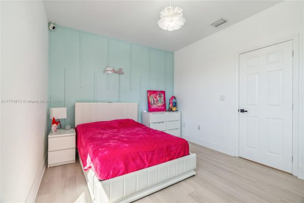 Bedroom, Interior, Pendant Lights, Wood Texture Flooring