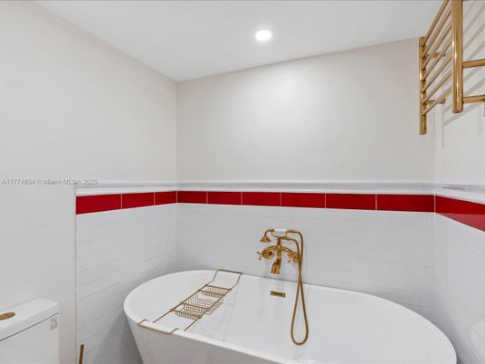 Bathroom, Free Standing Baths, Interior, Recessed Lighting