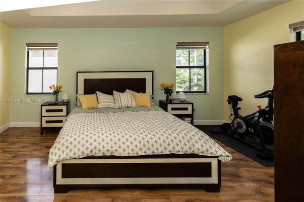 Bedroom, Fitness Equipment, Interior, Wood Texture Flooring