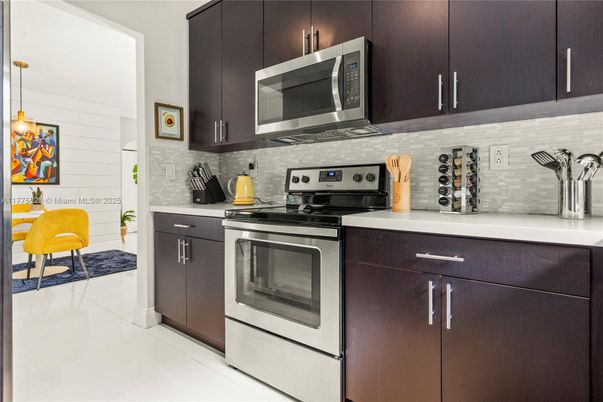 Interior, Kitchen, Pendant Lights, Stainless Steel Appliances