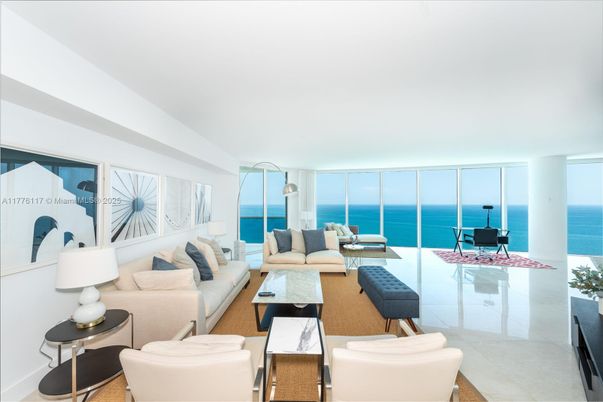 Interior, Living room, Water