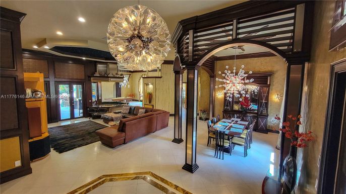 Chandelier, Dining room, Interior, Living room, Pendant Lights, Recessed Lighting