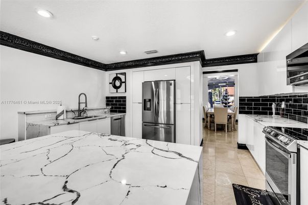 Dining room, Interior, Kitchen, Recessed Lighting, Stainless Steel Appliances