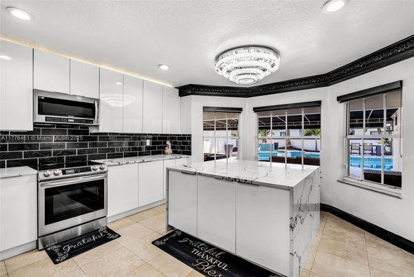 Chandelier, Interior, Kitchen, Recessed Lighting, Stainless Steel Appliances